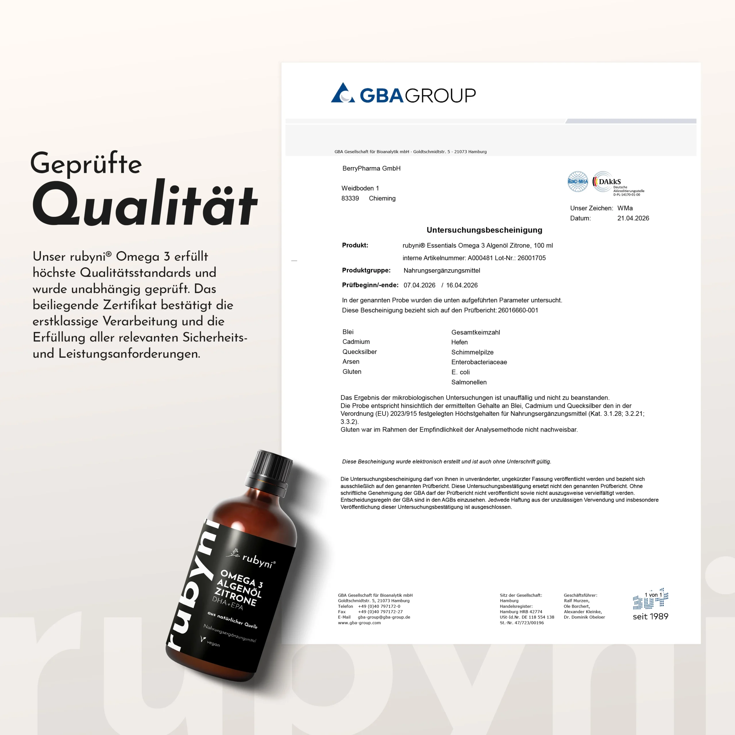 Omega3_Bild5 Eine braune Flasche mit schwarzem Etikett ist links im Bild platziert. Rechts tanzt eine lächelnde Frau mit Kopfhörern im Wohnzimmer und hebt einen Arm in die Luft. Im Bild steht: „Warum Omega-3 aus Algenöl? Omega-3 ist ein essenzieller Baustein für deinen Körper. DHA unterstützt Gehirn und Sehkraft, EPA und DHA dein Herz – hochdosiert, pflanzlich und mit frischer Zitronennote statt Fischgeschmack.“