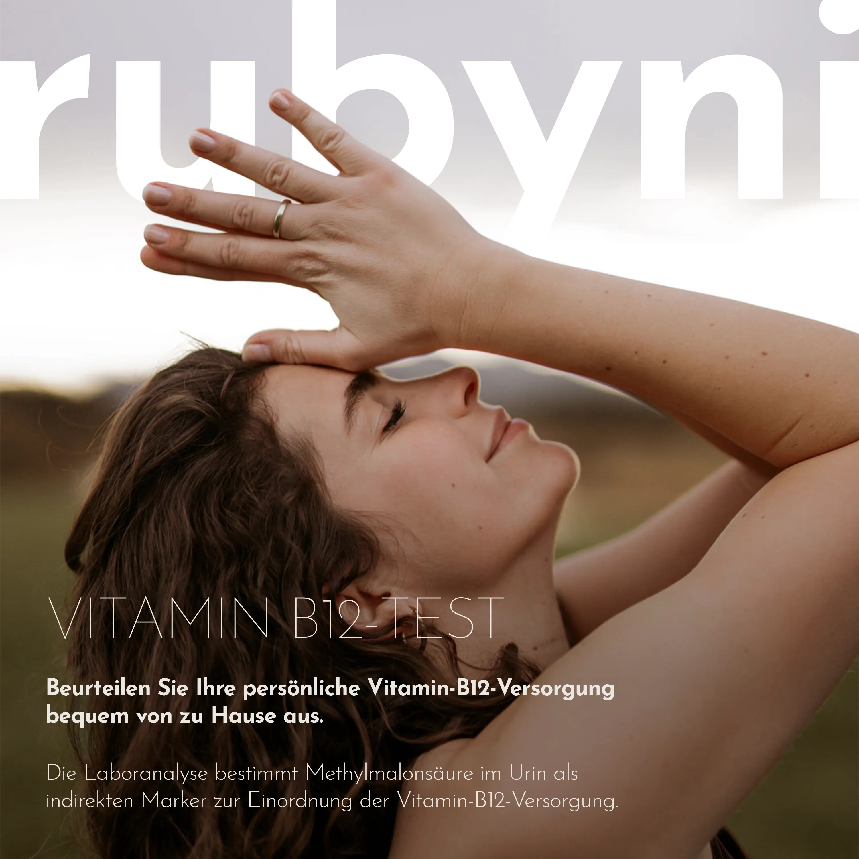Vitamin-B12-Test von rubyni Vitamin-B12-Test von rubyni – Frau in der Natur